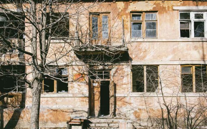 Sheltering-From-Disaster-in-an-Abandoned-Building